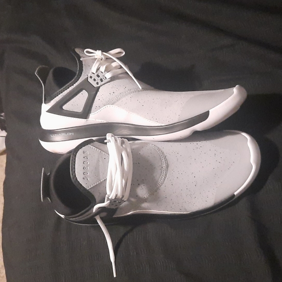 Jordan Fly 89 Wolf Grey - Picture 1 of 9